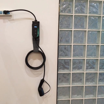 Goede prijs 7.4kW 32A Portable EV Charger with IP67 & Delay Charging online